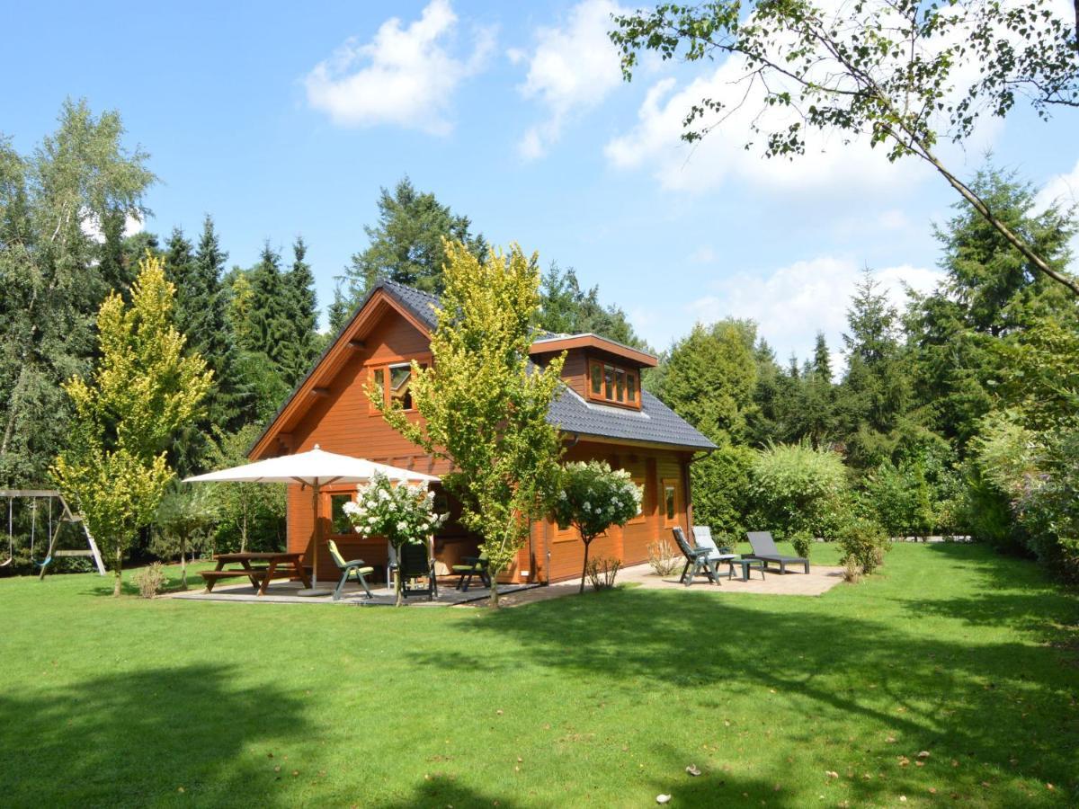 Wooden Villa On The Veluwe Wissel Exterior foto